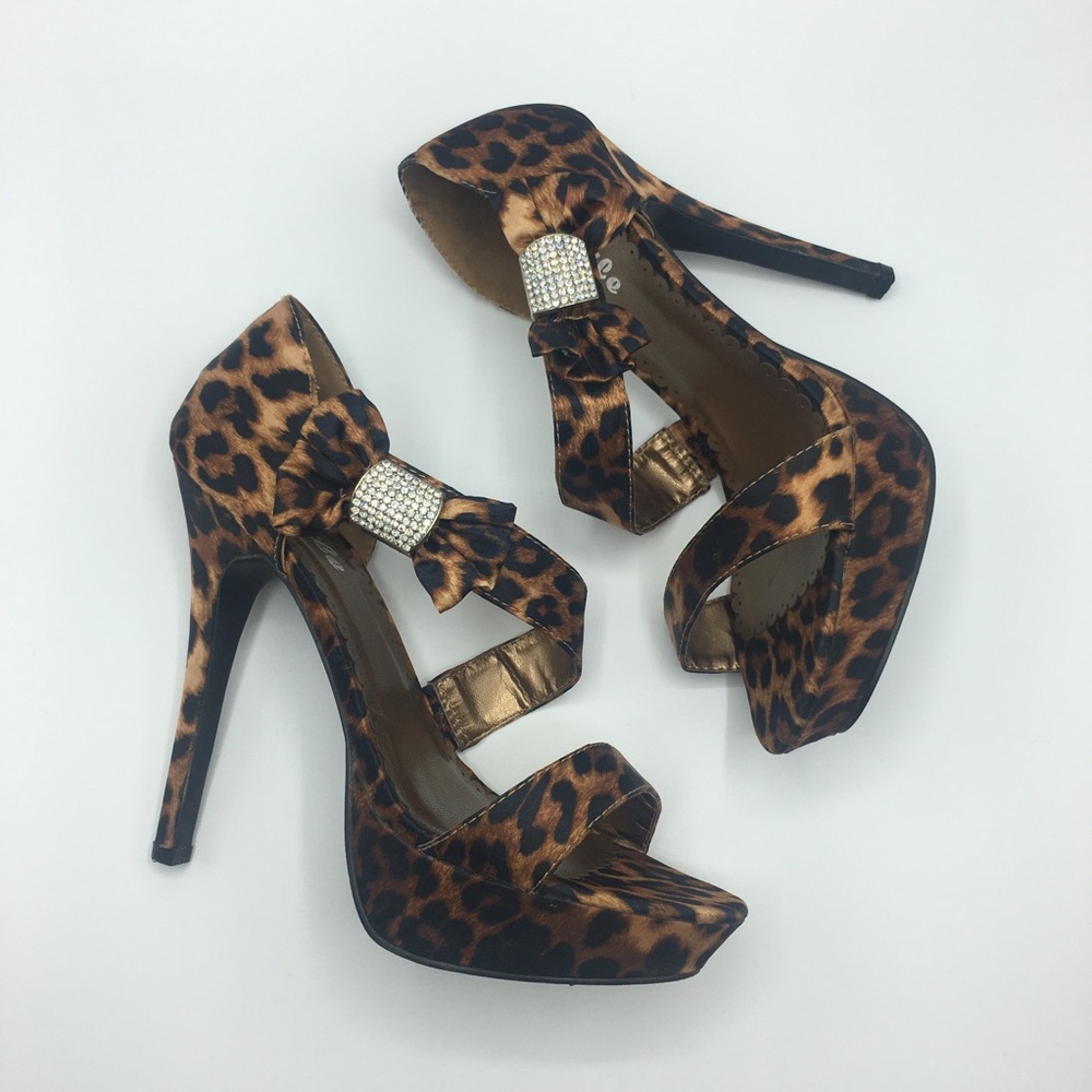 Pazzle Cheetah Print Satin Bow Heels Size 7
